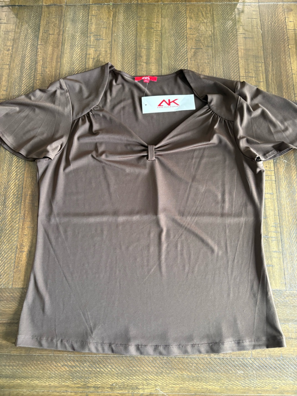 Anne Klein Sport Chocolate Brown Short Shutter Sleeve Blouse V neck Large NEw